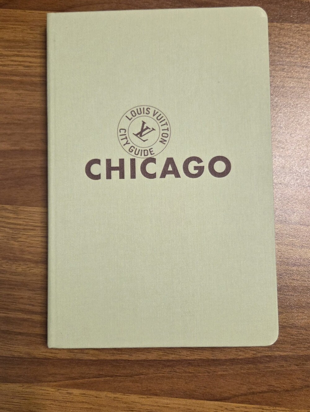 Authentic Louis Vuitton City Guide Chicago Travel Book Hardcover Sage Green